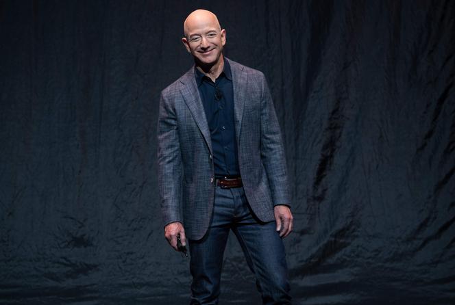 Bezos ma 204,6 miliardów dolarów
