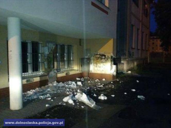 Nieletni dokonali strat na 3 tys. zł