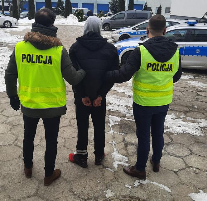 Razem pili, a potem swojego kolegę pobili i okradli. Zarzuty dla dwóch młodych bełchatowian