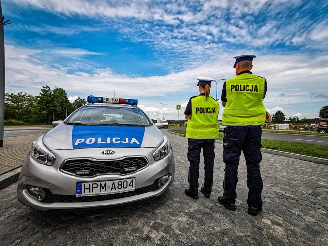 Wysokie Mazowieckie. Kontrola hondy. Policjanci wyczuli TEN zapach. Dwie młode osoby usłyszały zarzuty