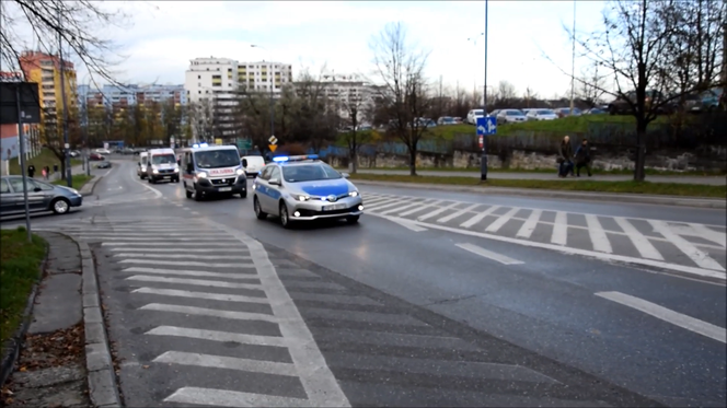 Wielka przeprowadzka Szpitala Uniwersyteckiego. Tak wyglądają eskorty pacjentów!
