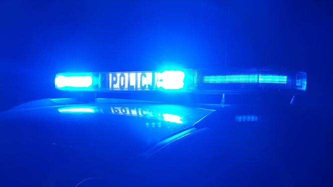 Atak na kobietę w centrum Bełchatowa! Policja prosi o pomoc w ujęciu agresorów