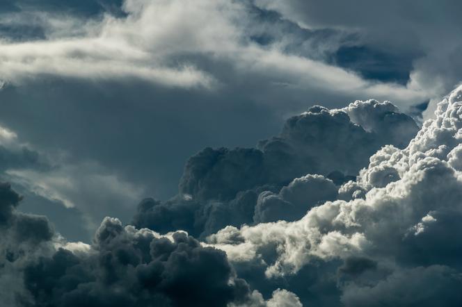 Prognoza pogody na wtorek 23 lutego. Wiosenna temperatura, mgły i inne