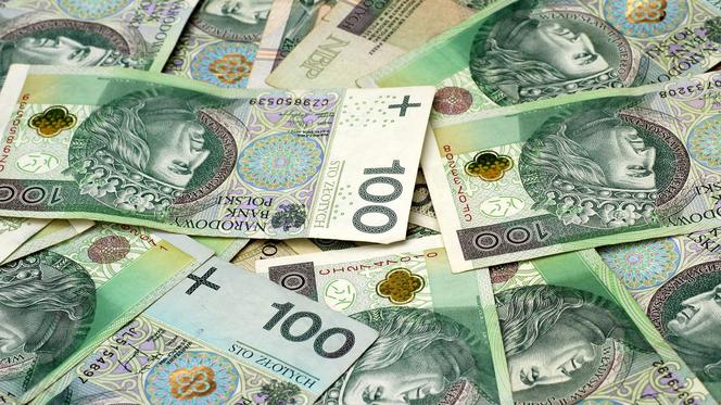 Podkarpackie: Wyłudzili od niej… 160 TYSIĘCY! Młode „kurierki” zatrzymane. Co z pieniędzmi?