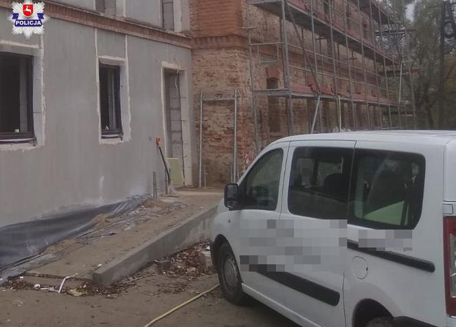 Wypadek podczas remontu. Pracownik stracił równowagę i wypadł z okna. Jest w ciężkim stanie