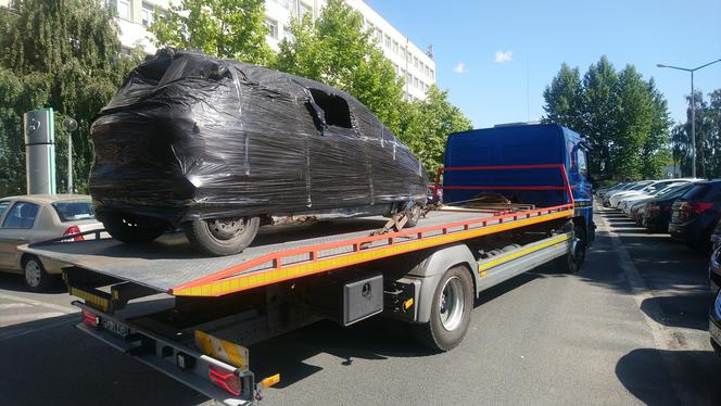 Poznań: Ktoś spakował auto do drogi. Nietypowy widok!