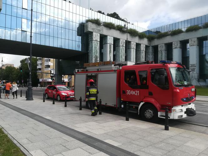 Pilna ewakuacja w Sądzie Najwyższym. Podejrzenie podłożenia ładunku wybuchowego