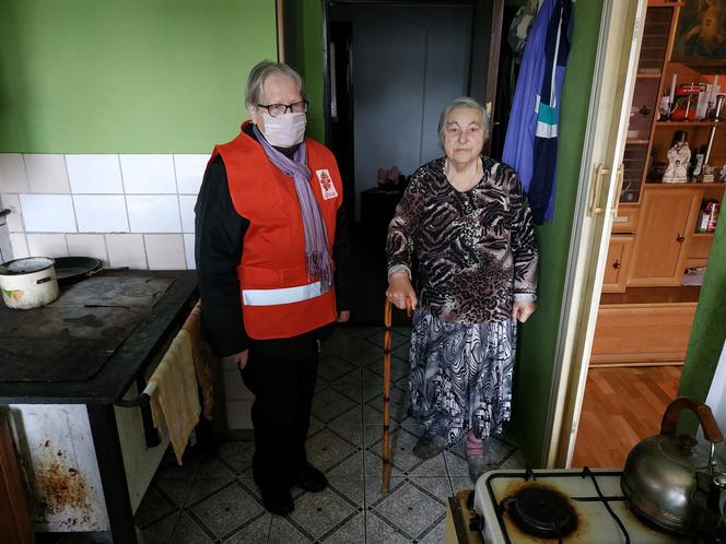 Wolontariusze Caritas odwiedzili m.in. panią Józefę z Trzebnicy