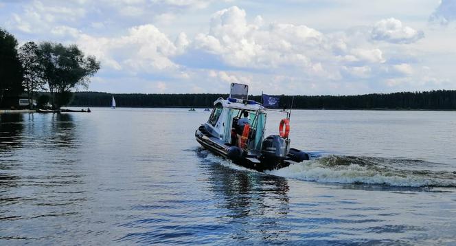 Dramat nad Zalewem Sulejowskim. 34-latek chciał przepłynąć wpław na drugą stronę. Znajomi znaleźli go martwego