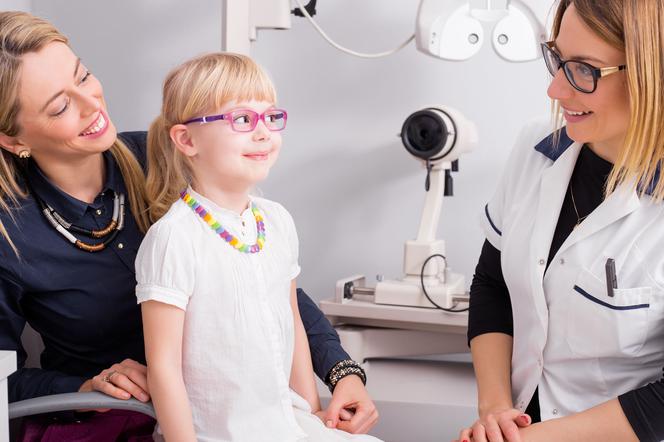 Okulista: kiedy się do niego zgłosić i jakie choroby leczy? Okulista a optometrysta