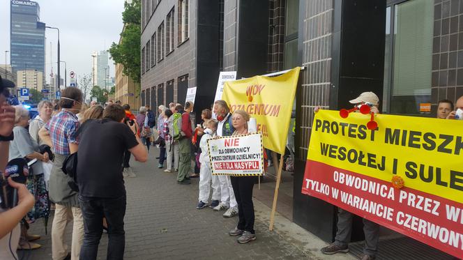 Protest mieszkańców Wesołej przeciwko WOW