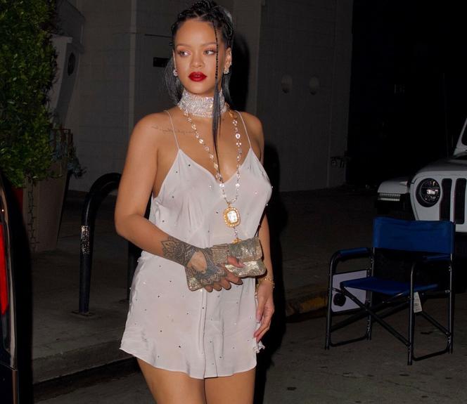 Rihanna w koszuli nocnej
