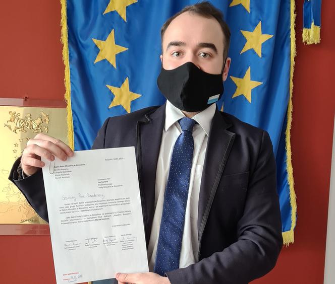 Stało się - zakładamy Klub Radnych Wspólny Koszalin w Radzie Miejskiej w Koszalinie! To trzeci Klub - po Klubie KO i PiS - w Radzie - mówi Błażej Papiernik (na zdjęciu)