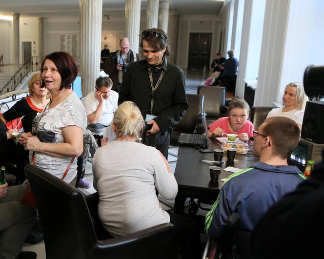 niepełnosprawni