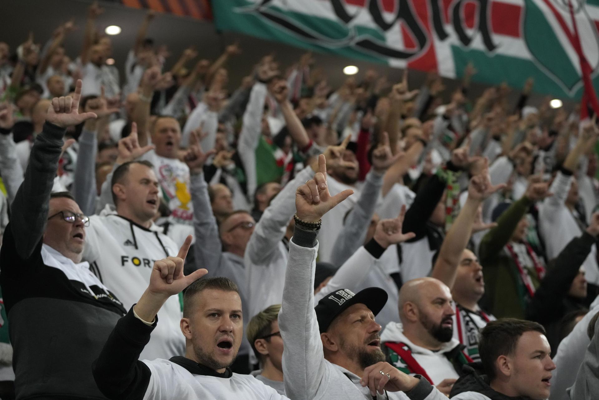 Legia Warszawa Ukarana Przez Uefa Powodem Ponownie Kibice