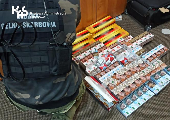 Nie będzie taniego palenia. Nielegalne papierosy z białoruskiego przemytu znalezione w Czaplinku