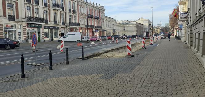 Coraz bliżej do bardziej zielonego Krakowskiego Przedmieścia. Rozpoczęły się prace