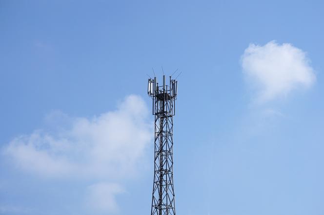 Mrągowo. Parafianie modlą się o unicestwienie urządzeń i wież 5G! Robią to codziennie