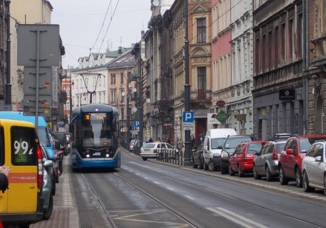 Kraków: LIKWIDACJA parkowania na ul. Długiej! Urzędnicy sięgną po radykalne rozwiązania?