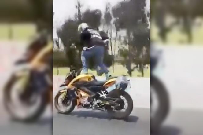 Motocyklista upadł po nieudanym triku