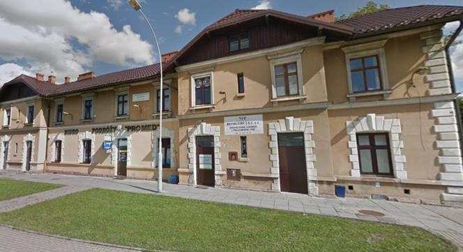 Zwłoki nastolatka koło dworca w Gorlicach