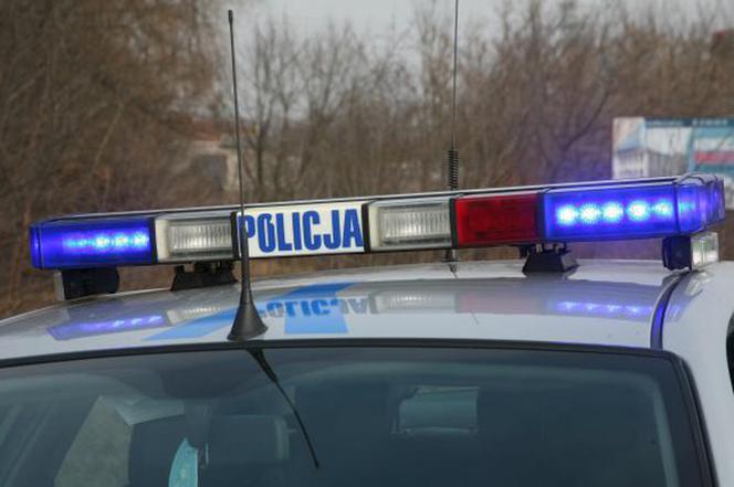 Białobrzegi: Kompletnie pijany kierowca potrącił pieszego. Był poszukiwany