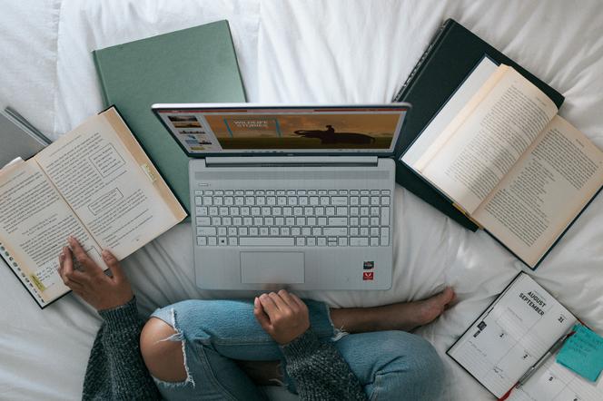 Uczniowie i studenci uzależnieni od... uczenia się! TE OBJAWY powinny zaniepokoić rodziców