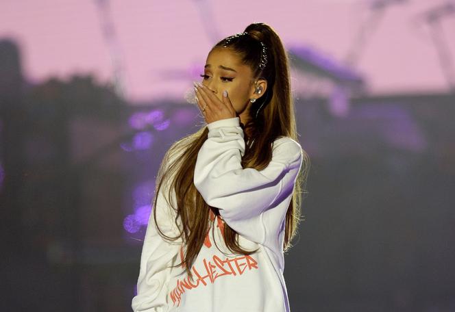 Ariana Grande podczas koncertu One Love Manchester