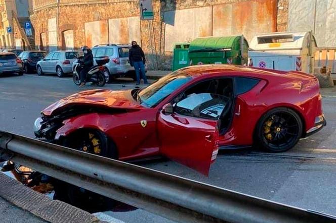 Rozbite Ferrari 812 Superfast piłkarza Federico Marchetti