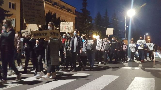 Strajk kobiet. Na ulice Bełchatowa wyszły TŁUMY Jak bełchatowianie komentują sytuację w kraju?