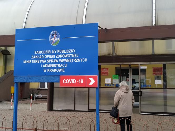 Pierwszy rok pandemii w Małopolsce. Ponad 130 tys. zakażeń i prawie 3,5 tys, zgonów