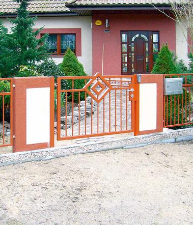 Ogrodzenie z elementami betonowymi