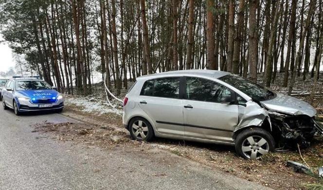 Zawady. 25-latek rozbił się na drzewie. Miał prawie 4 promile!