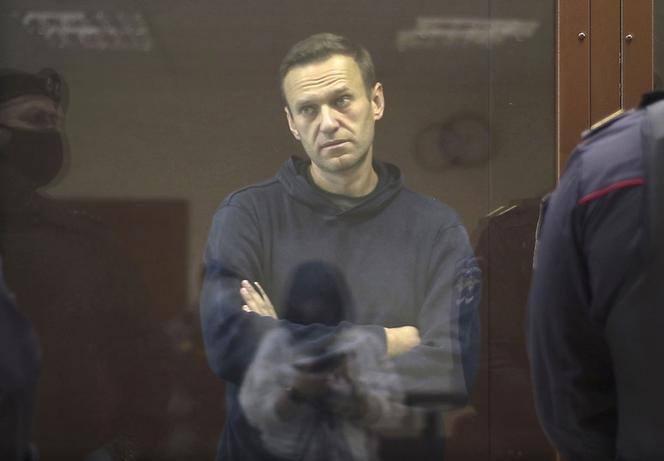 Nawalny traci czucie w rękach
