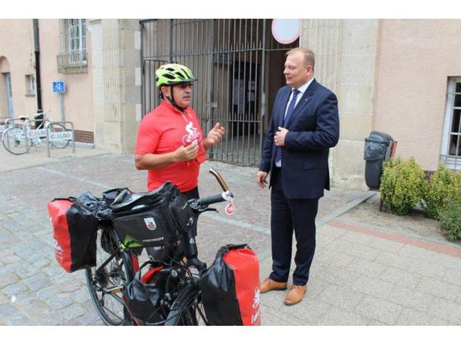 Rowerem w trasę w kształcie serca