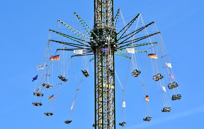 Szczecin: Awaria gigantycznej karuzeli. Ludzie uwięzieni na górze