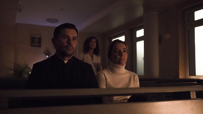 Echo serca odc. 5. Magda Borska (Kamilla Baar-Kochańska), ksiądz Grzegorz (Grzegorz Stosz)