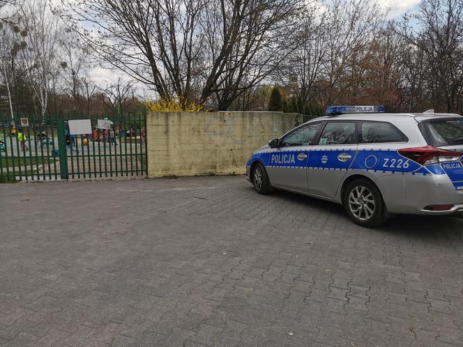 Alarmy bombowe znów paraliżują przedszkola w Warszawie. Ewakuacje w całej stolicy