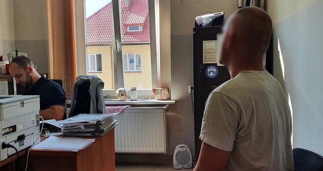 Srebrny bus zmierzał w kierunku Gniezna. To mogło się FATALNIE skończyć