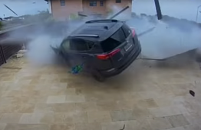 Toyota RAV4 narobiła szkód w Miami