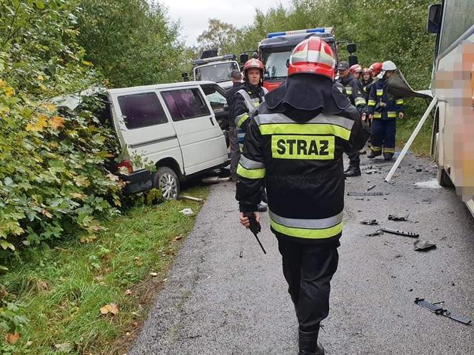 Podlaskie: Wypadek autobusu szkolnego. Jedna osoba nie żyje