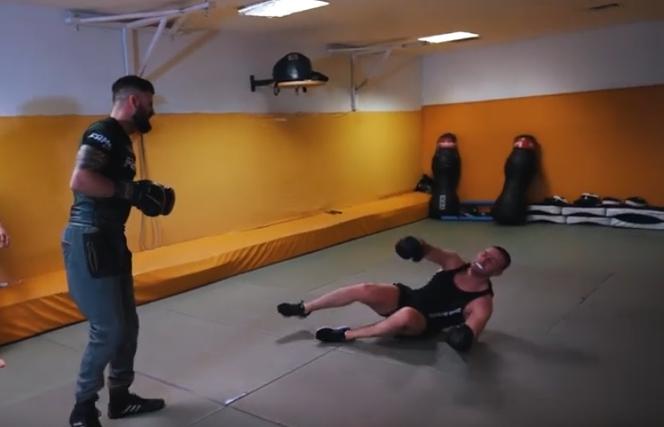 Wojtek Gola nokautuje nową gwiazdę FAME MMA?