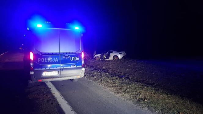 Dramatyczny wypadek pod Poznaniem! Auto stanęło w płomieniach
