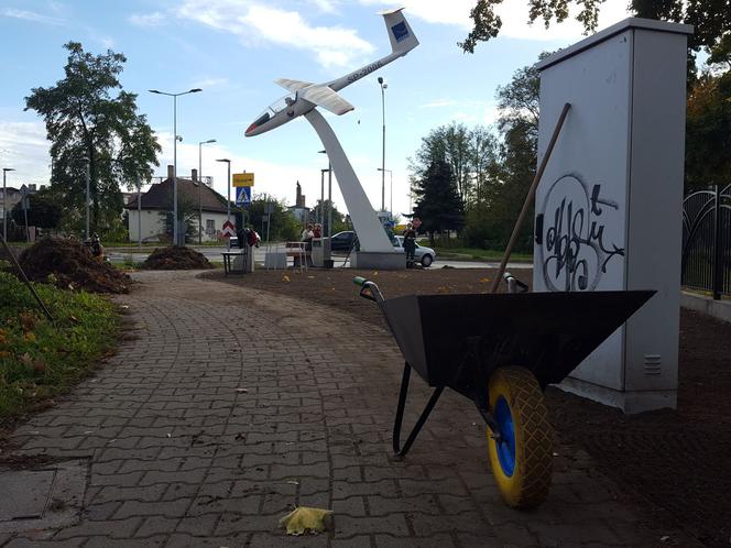 Zazieleni i ... zabieli się pod szybowcem na Zatorzu