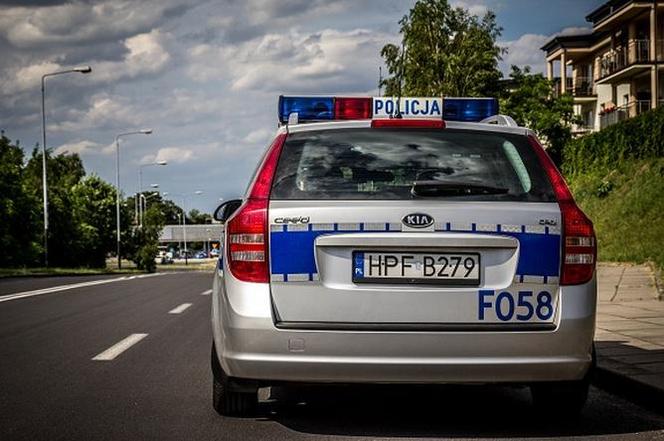 Wiewiurów. Wjechał do rowu terenówką, zatrzymali go świadkowie. Był TAK PIJANY, że nie wiedział, co mówi