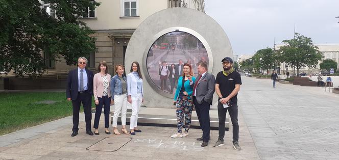 Rektorzy spotkali się przy portalu. Rozmawiali o dalszej współpracy