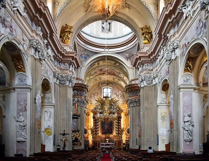 Kraków: Do kościołów na Wielkanoc zapisuje się tyle ludzi, że PADAJĄ SERWERY!