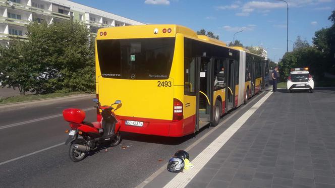 15-latek wjechał skuterem w autobus MPK