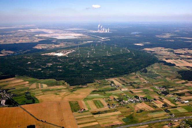 Bełchatów: Jest już plaża i część linii brzegowej „pokopalnianego” jeziora! Kiedy napełnianie?