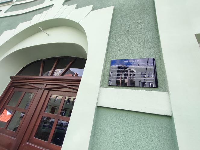 Tablica upamiętniająca Rzeźnika z Niebuszewa zawisła w Szczecinie